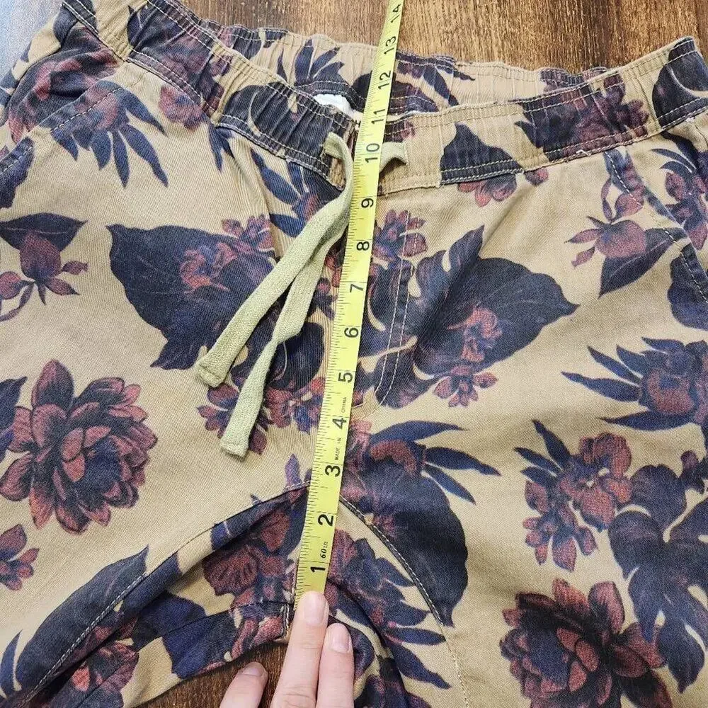 Holton floral joggers size small